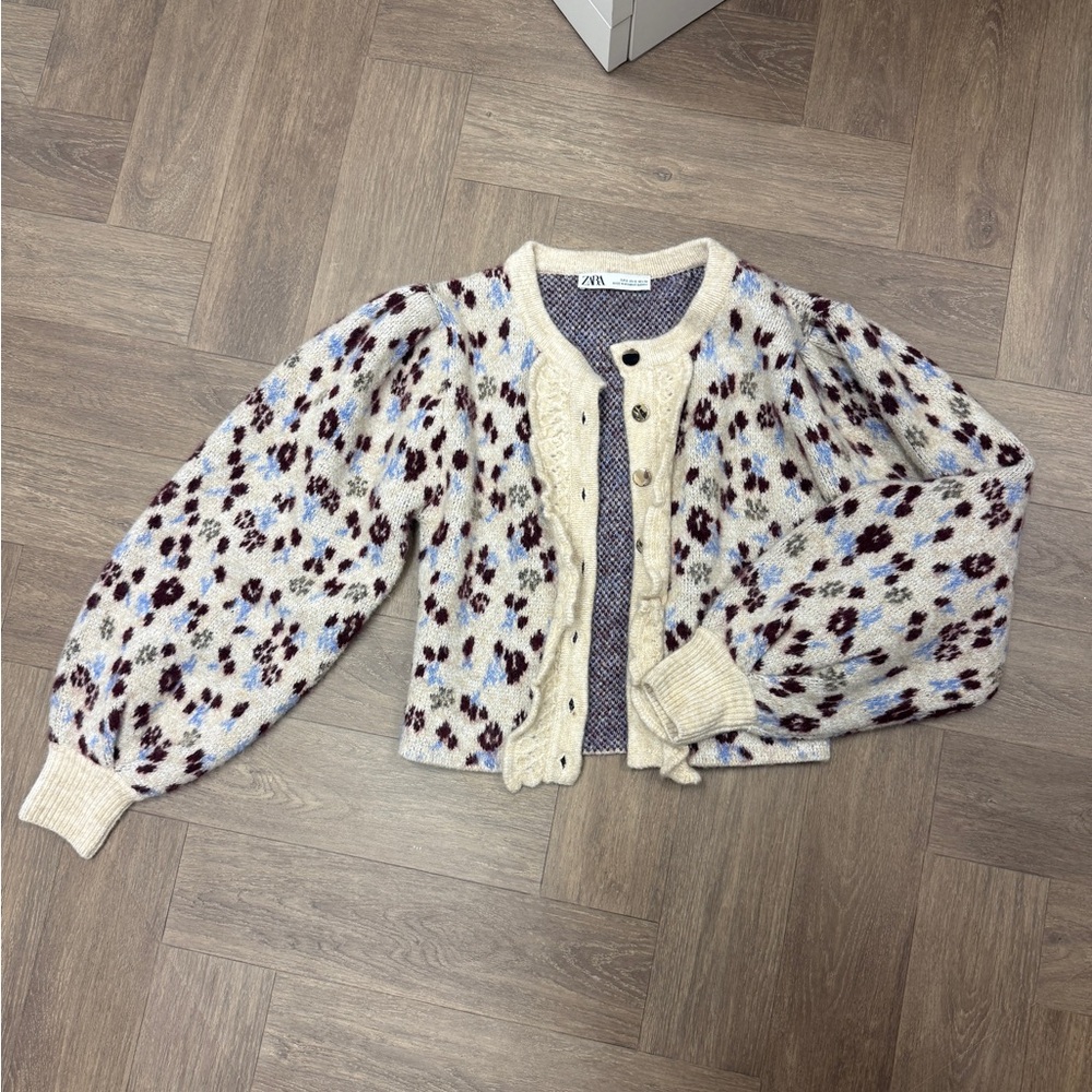 Zara Cream and Purple Knit Cardigan